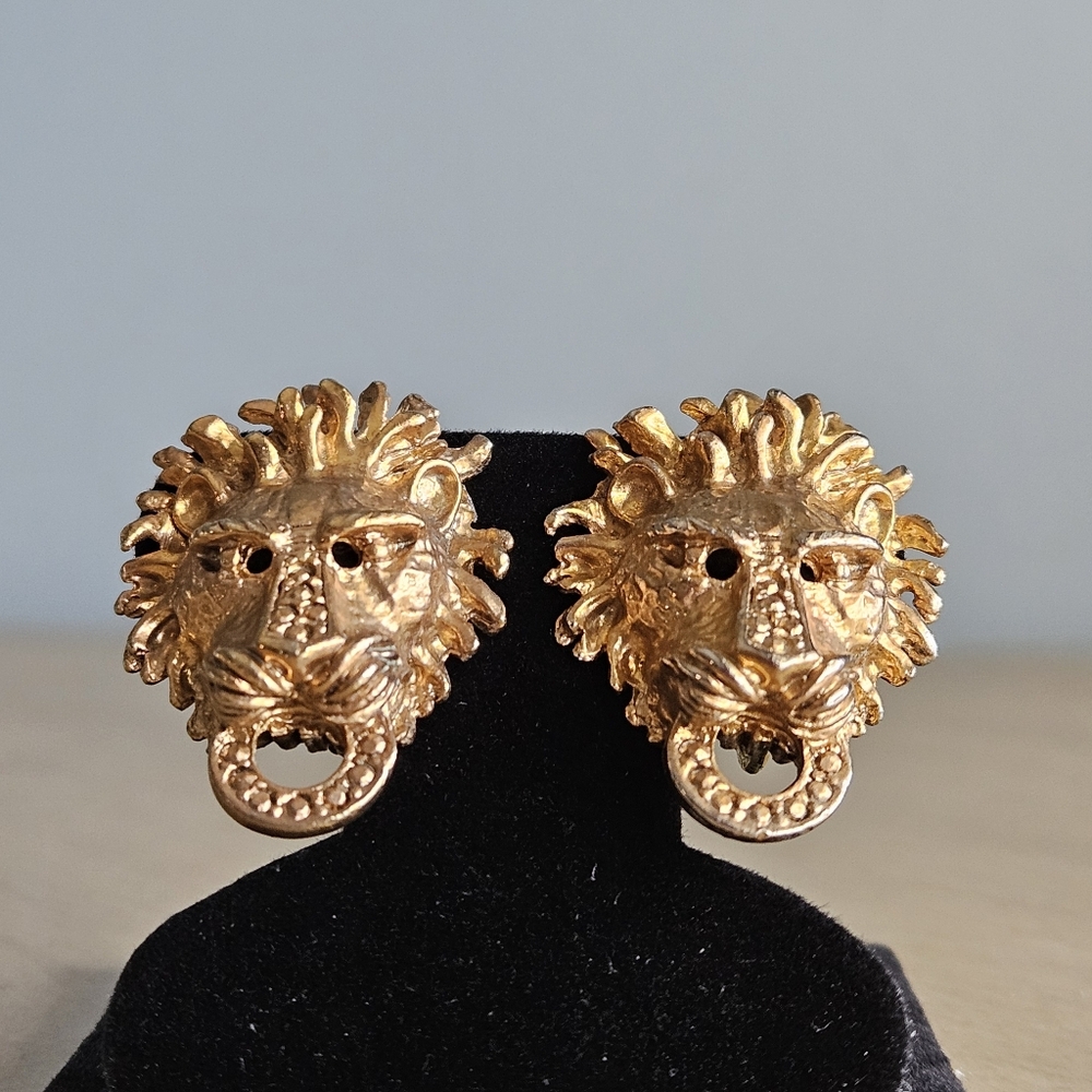 Vintage Lion Head Earrings Gold Tone Clip On Chunky Earrings 60s Unsigned